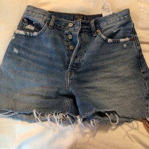 Abercrombie 4” high waisted jean shorts 26